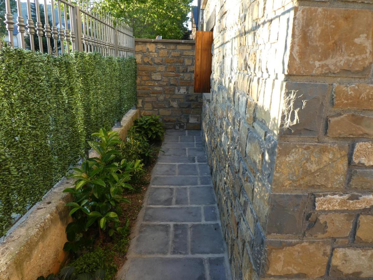 Casa Con Jardin Frente Ciudadela Villa Jaca Exterior foto